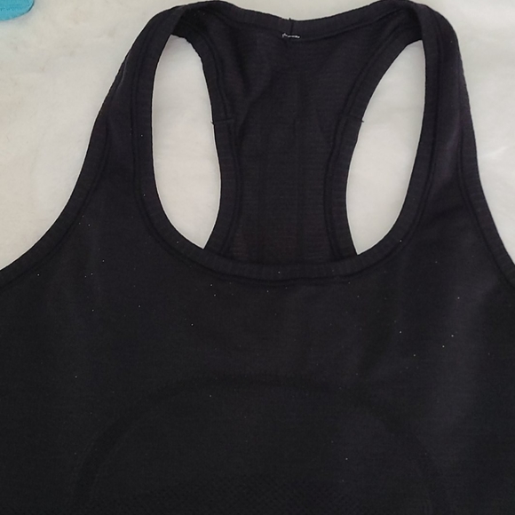 Lululemon tanks - Picture 7 of 11